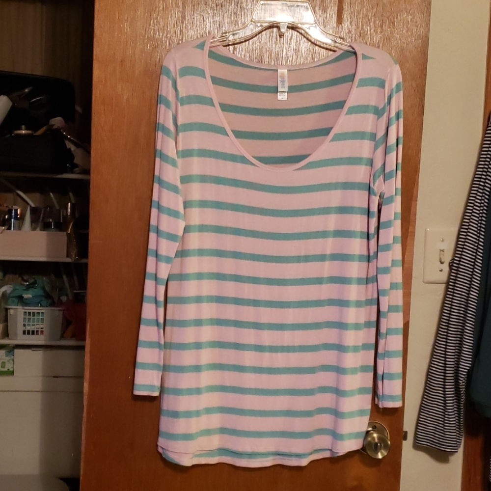 Lynnae top, LuLaRoe